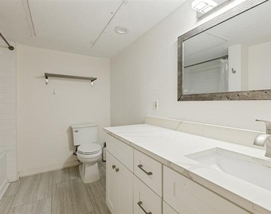 3901 Travis Street - Photo Thumbnail 8
