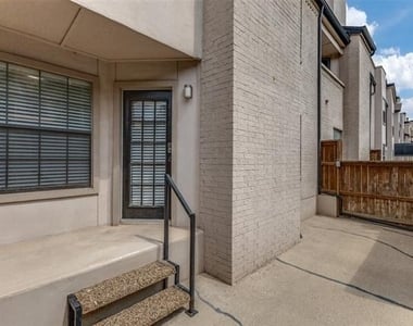 3901 Travis Street - Photo Thumbnail 10