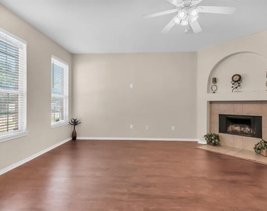 10217 Pear Street - Photo Thumbnail 5