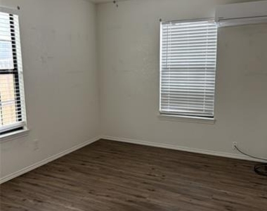 204 Pacific Avenue - Photo Thumbnail 5