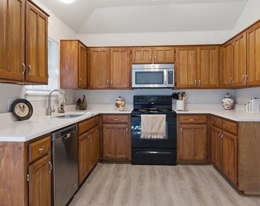 6317 Rockhaven Drive - Photo Thumbnail 10