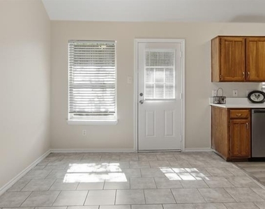 6317 Rockhaven Drive - Photo Thumbnail 8