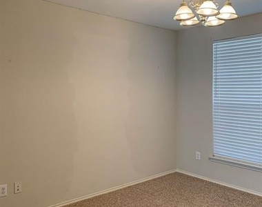 208 N Rolling Meadows Drive N - Photo Thumbnail 8