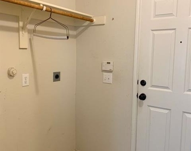 208 N Rolling Meadows Drive N - Photo Thumbnail 18