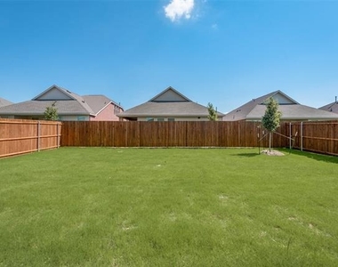 1109 Sassafras Drive - Photo Thumbnail 18
