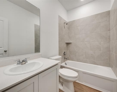 1109 Sassafras Drive - Photo Thumbnail 12
