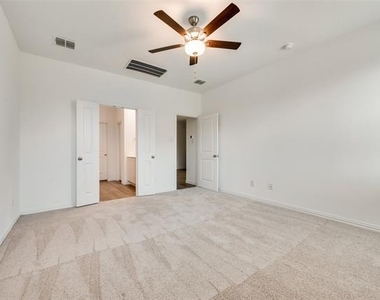 1109 Sassafras Drive - Photo Thumbnail 15
