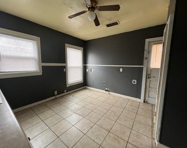 3118 Waverly Avenue - Photo Thumbnail 3