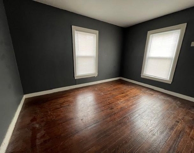 3118 Waverly Avenue - Photo Thumbnail 8