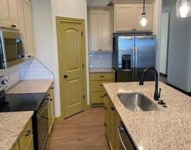 7307 Southern Belle Circle - Photo Thumbnail 6
