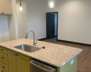 7307 Southern Belle Circle - Photo Thumbnail 4
