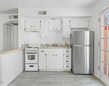 5702 E Camelback Road - Photo Thumbnail 7