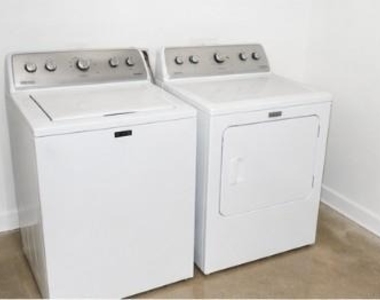 2117 Wellington Drive - Photo Thumbnail 3