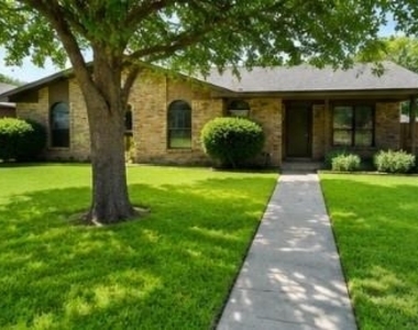 2117 Wellington Drive - Photo Thumbnail 1
