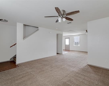 1420 Krista Drive - Photo Thumbnail 2