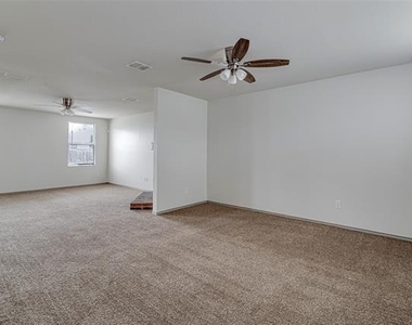 1420 Krista Drive - Photo Thumbnail 3