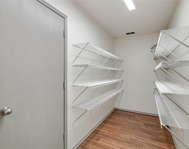 1420 Krista Drive - Photo Thumbnail 11