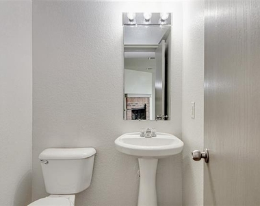 1420 Krista Drive - Photo Thumbnail 13