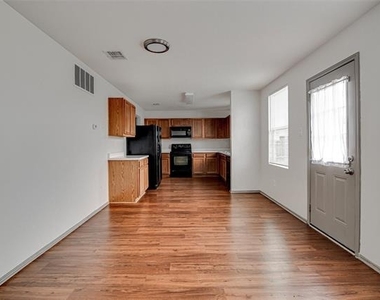 1420 Krista Drive - Photo Thumbnail 7