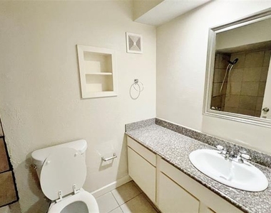 725 Cain Street - Photo Thumbnail 6