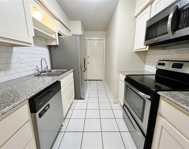 725 Cain Street - Photo Thumbnail 3