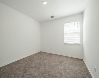 5929 Priory Drive - Photo Thumbnail 12