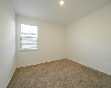 5929 Priory Drive - Photo Thumbnail 14