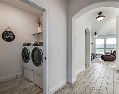 2643 Perdenales Drive - Photo Thumbnail 9