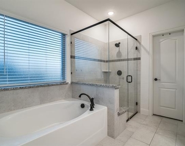 2643 Perdenales Drive - Photo Thumbnail 26