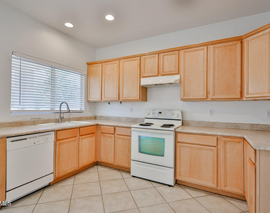 14584 W Watson Lane - Photo Thumbnail 11