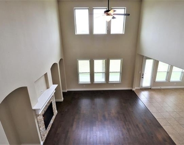 1156 Roma Drive - Photo Thumbnail 3