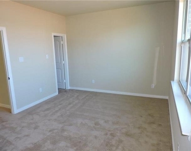 1156 Roma Drive - Photo Thumbnail 13