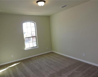 1156 Roma Drive - Photo Thumbnail 14