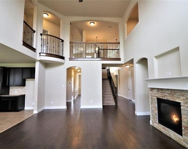 1156 Roma Drive - Photo Thumbnail 5