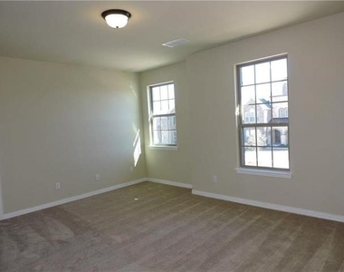 1156 Roma Drive - Photo Thumbnail 15