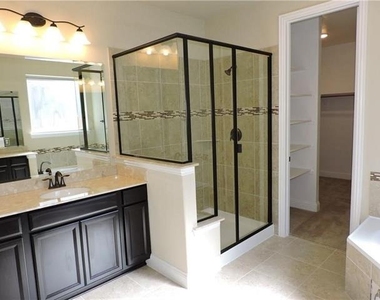1156 Roma Drive - Photo Thumbnail 11