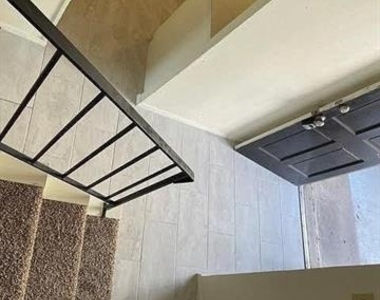 915 N Elm Street - Photo Thumbnail 15