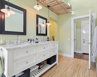 8910 San Fernando Way - Photo Thumbnail 11