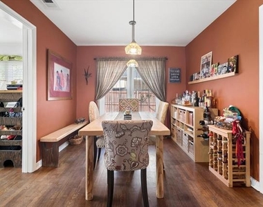 8910 San Fernando Way - Photo Thumbnail 4