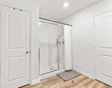 932 American Flyer Boulevard - Photo Thumbnail 15