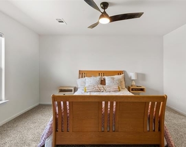 932 American Flyer Boulevard - Photo Thumbnail 12