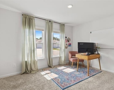 932 American Flyer Boulevard - Photo Thumbnail 17