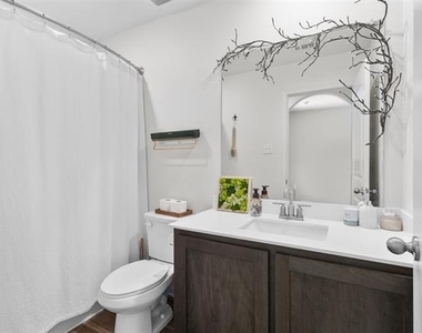 932 American Flyer Boulevard - Photo Thumbnail 18