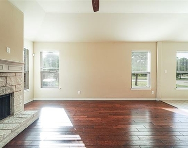 1323 Luverne Drive - Photo Thumbnail 16
