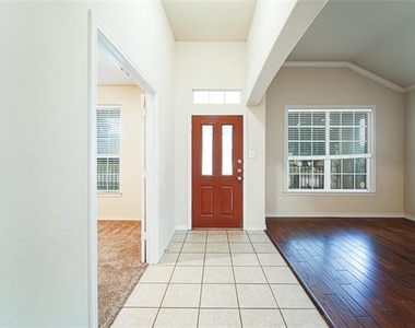 1323 Luverne Drive - Photo Thumbnail 2