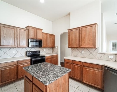 1323 Luverne Drive - Photo Thumbnail 12