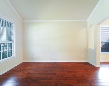 1323 Luverne Drive - Photo Thumbnail 4