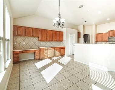 1323 Luverne Drive - Photo Thumbnail 14