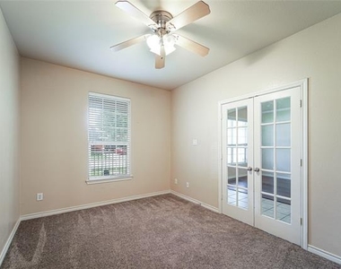 1323 Luverne Drive - Photo Thumbnail 5