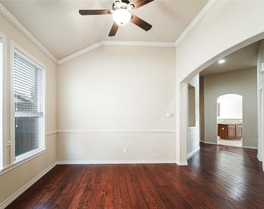 1323 Luverne Drive - Photo Thumbnail 8